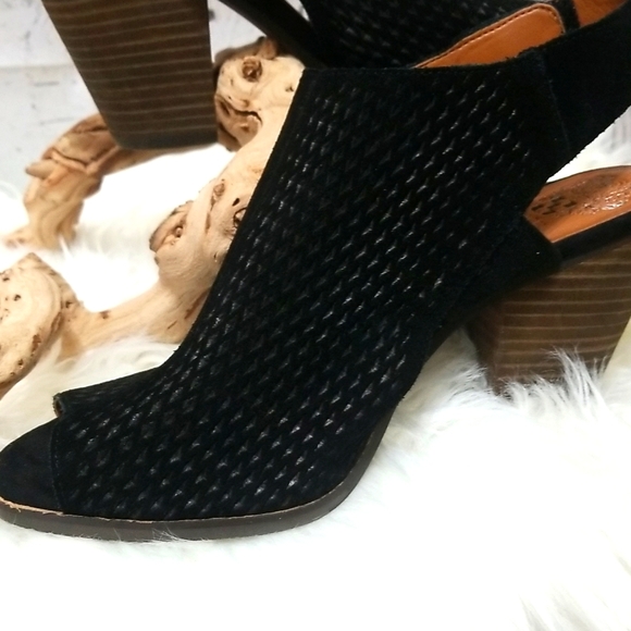 NEW! VINCE CAMUTO black suede lazer cut design slingback booties. - Picture 2 of 10